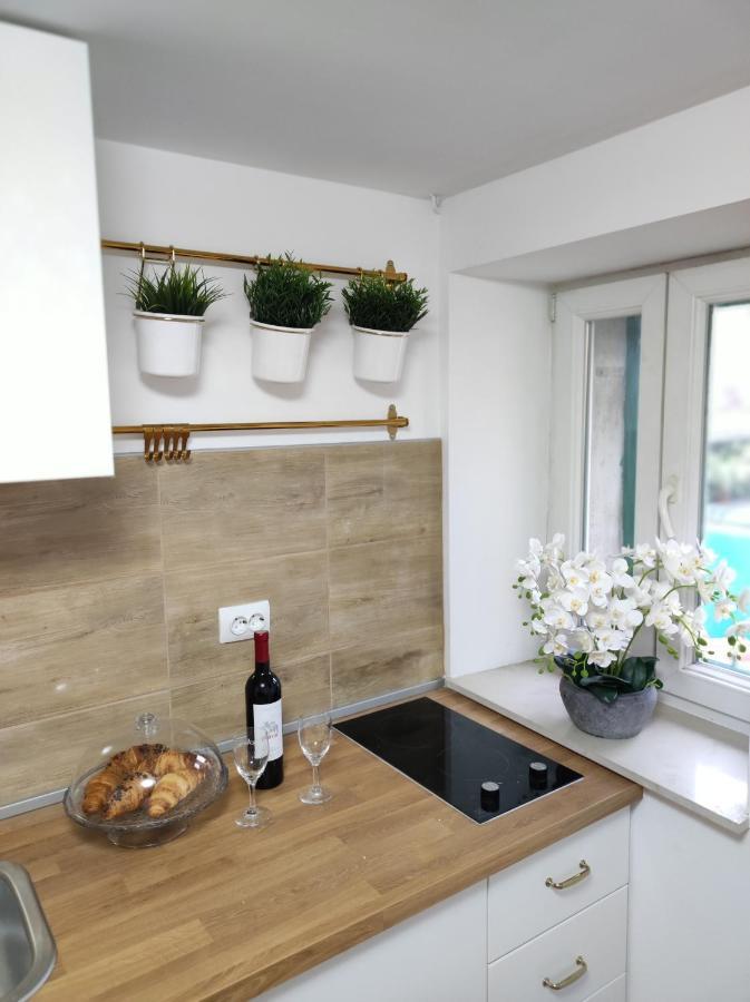 Stone House Lovric Apartamento Kaštela Exterior foto