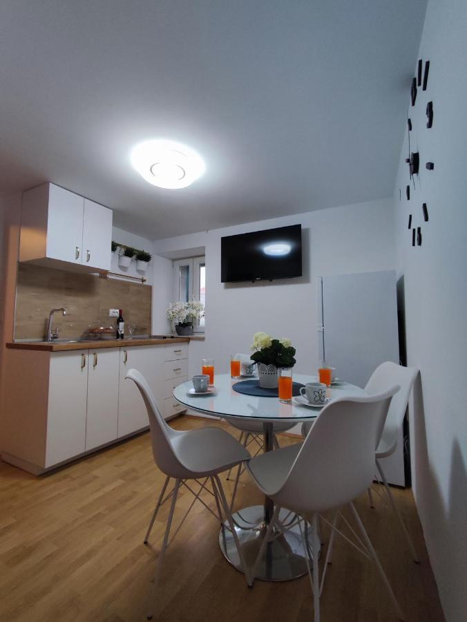 Stone House Lovric Apartamento Kaštela Exterior foto