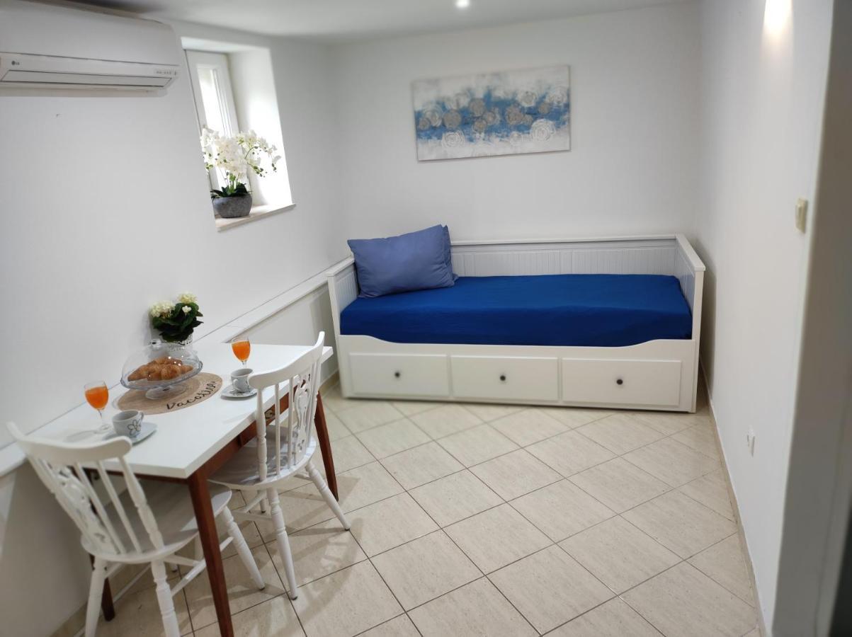 Stone House Lovric Apartamento Kaštela Exterior foto