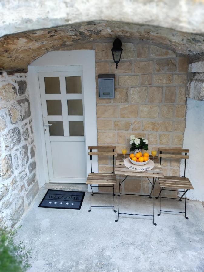 Stone House Lovric Apartamento Kaštela Exterior foto